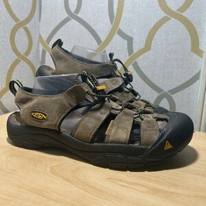 KEEN Men's Brown Sandals Metatomical Foot Bed / Size 12- Hiking, Trek, Summer